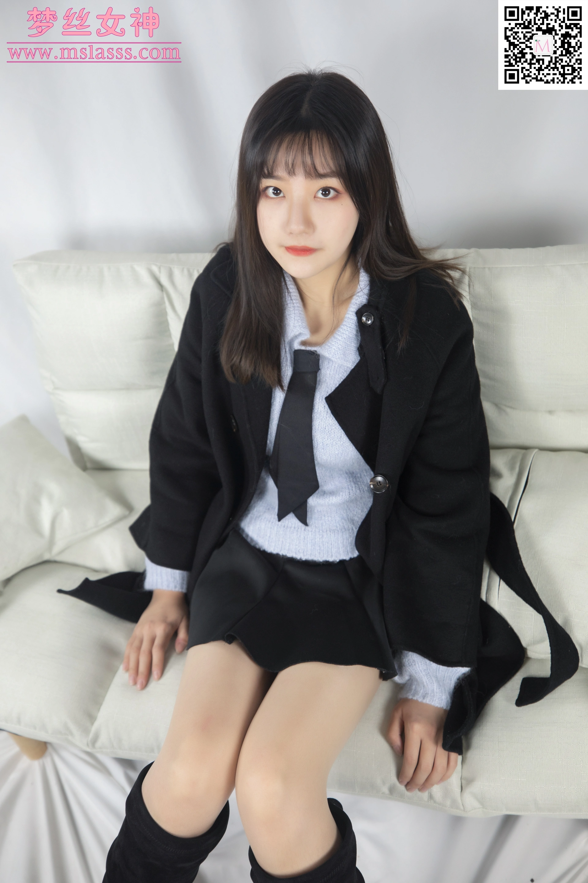 MSLASS梦丝女神 - 2020.01.07 NO.082 小盐 黑风衣下的美腿 2