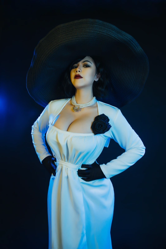 Lady Dimitrescu - Uy Uy